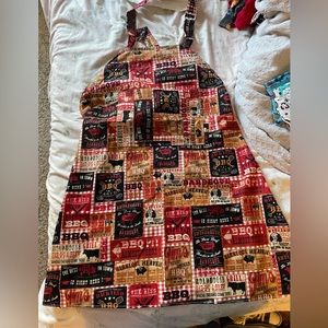 Adjustable apron